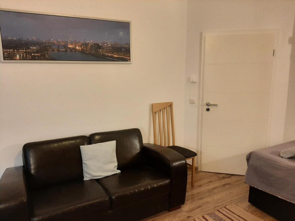 Am Bahnhof Apartment Werneuchen Exterior photo